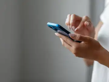 Aviso de la Guardia Civil: así funciona la estafa del “paquete urgente” que vacía tu WhatsApp Aviso de la Guardia Civil: así funciona la estafa del “paquete urgente” que vacía tu WhatsApp