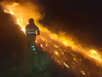 Sucesos.- Cantabria tiene cinco incendios forestales activos de los 31 provocados ayer Sucesos.- Cantabria tiene cinco incendios forestales activos de los 31 provocados ayer