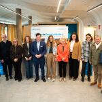 El director territorial de CaixaBank en Castilla y Le&oacute;n, Gerardo Cuartero, junto a los representantes de los Grupos de Acci&oacute;n Local tras suscribir los acuerdos