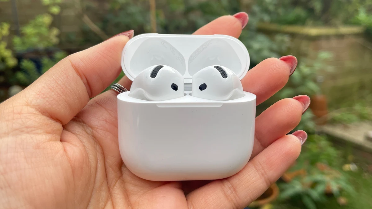 Los AirPods 4 con cancelación de ruido ya rondan los 150 euros y vienen con la mejor función para viajes