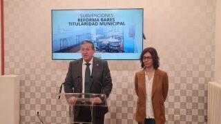 El presidente de la Diputación de Zamora, Javier Faúndez Domínguez, y la vicepresidenta tercera y diputada de Fondos Europeos, Emprendimiento e Igualdad, Amaranta Ratón Fresno, presentan la línea de ayudas
