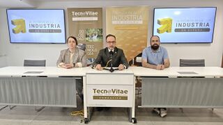 Javier Escribano, director general de la Fundaci&oacute;n TecnoVitae, &Aacute;lvaro Prieto, Project Manager, y Alejandra Alonso, Project Manager, presentan los premios