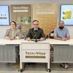 Javier Escribano, director general de la Fundaci&oacute;n TecnoVitae, &Aacute;lvaro Prieto, Project Manager, y Alejandra Alonso, Project Manager, presentan los premios