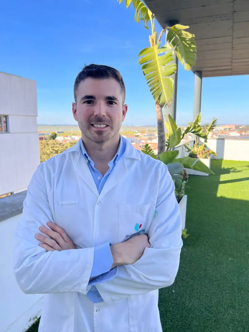 Dr. Jorge Arfuch, especialista del Servicio de Traumatología del Hospital Quirónsalud Huelva