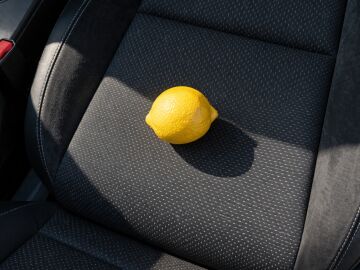 Por qu&eacute; siempre se recomienda tener un lim&oacute;n en el coche: el truco que nadie conoce