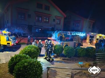 Sucesos.- Desalojadas 40 personas por el incendio de una habitaci&oacute;n de hotel en Arriondas (Asturias)