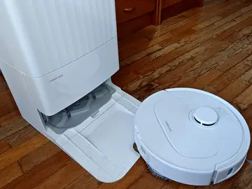 Potencia, fregado eficaz y una base automática que reduce al mínimo el mantenimiento roborock QV 35A