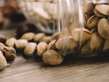 Para qu&eacute; sirven y por qu&eacute; se recomienda guardar las c&aacute;scaras de pistachos para el jard&iacute;n de casa
