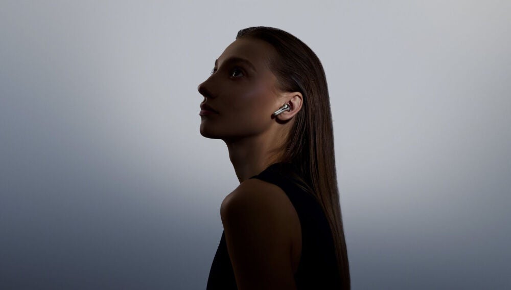 Los OnePlus Buds Pro 3 quedan como un guante en tu oído