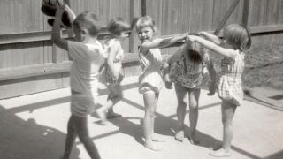 Seg&uacute;n la psicolog&iacute;a, las personas que crecieron en la d&eacute;cada de 1960 desarrollaron un tipo de resiliencia poco com&uacute;n porque convivieron con la incertidumbre