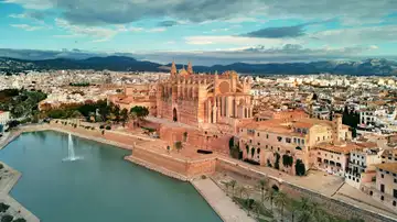 Descubren en mallorca una cueva en la que los romanos en la que romanos ofrecían vino a los dioses antes de de salir a navegar Descubren en mallorca una cueva en la que los romanos en la que romanos ofrecían vino a los dioses antes de de salir a navegar
