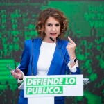 Mar&iacute;a Jes&uacute;s Montero informa a los medios tras la convocatoria de elecciones