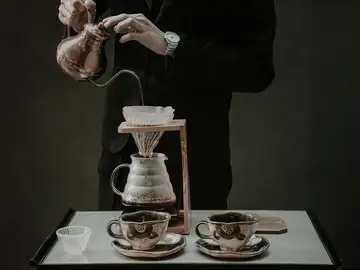 Kabuki Madrid presenta V60 y reinventa el ritual del café como paso esencial de su propuesta gastronómica Kabuki Madrid presenta V60 y reinventa el ritual del café como paso esencial de su propuesta gastronómica