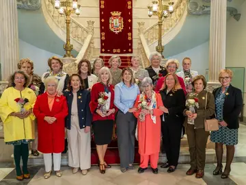 Arroyo rinde homenaje a la mujer cofrade en el tradicional almuerzo con las Nazarenas Mayores Arroyo rinde homenaje a la mujer cofrade en el tradicional almuerzo con las Nazarenas Mayores