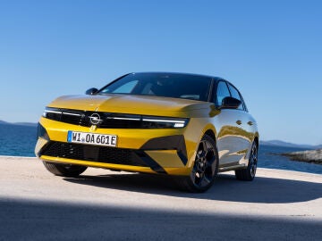 Vuelve el Opel Astra, completamente renovado y multienerg&iacute;a