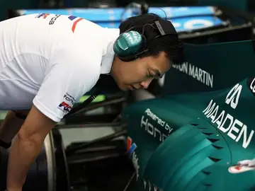 Honda analiza el AMR26 Honda analiza el AMR26