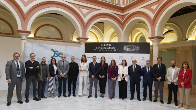 Participantes en el foro &laquo;El coraz&oacute;n de un pueblo&raquo;, organizado por LA RAZ&Oacute;N en la Casa de la Provincia, en Sevilla