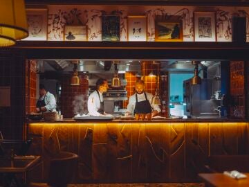 Brach Madrid redefine su propuesta gastron&oacute;mica con una carta centrada en el producto y el fuego