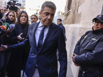 El PP cree que la citaci&oacute;n de Maz&oacute;n como testigo no cambia su situaci&oacute;n procesal y Vox rechaza que deba dejar el esca&ntilde;o