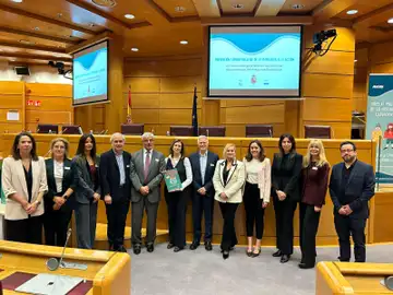 Foto de familia de los participantes en la jornada Foto de familia de los participantes en la jornada