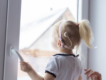 Un paciente con un dispositivo electr&oacute;nico implantado