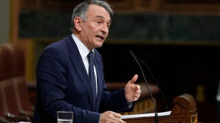 MADRID, 26/03/2026.- El diputado de Sumar Enrique Santiago interviene en el pleno en el Congreso de los Diputados, este jueves. EFE/ Chema Moya 