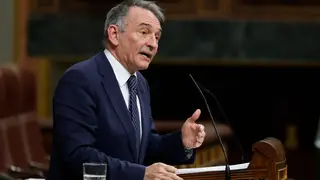 Pleno en el Congreso de los Diputados MADRID, 26/03/2026.- El diputado de Sumar Enrique Santiago interviene en el pleno en el Congreso de los Diputados, este jueves. EFE/ Chema Moya