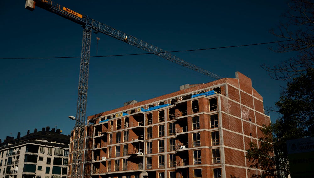 La compraventa de viviendas arrancó el año con una caída interanual del 11,4 %