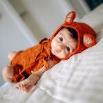 Un beb&eacute; en una foto de stock