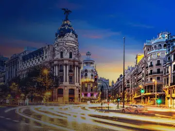 25 años impulsando el emprendimiento tecnológico: vuelven los eAwards España con más de 100.000 € de premio 25 años impulsando el emprendimiento tecnológico: vuelven los eAwards España con más de 100.000 € de premio