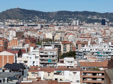 Barcelona da el primer paso para regular el alquiler temporal y los 'colivings'