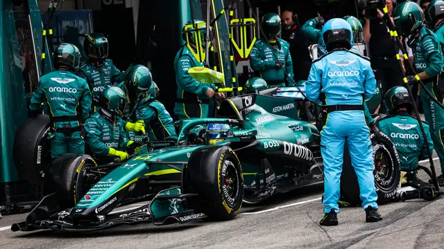 F1 - JAPANESE GRAND PRIX 2026 14 ALONSO Fernando (spa), Aston Martin F1 Team AMR26, action pitstop mechanic, mecanicien, mechanics during the Formula 1 Japanese Grand Prix 2026, 3rd round of the 2026 Formula One World Championship from March 27 to 29, 2026 on the Suzuka Circuit, in Suzuka, Japan - Photo Florent Gooden / DPPI AFP7 29/03/2026 ONLY FOR USE IN SPAIN
