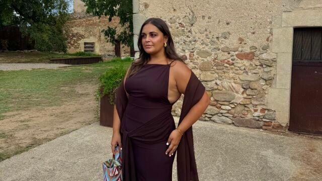 Look de invitada de Susana Balado.