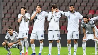 FIFA World Cup 2026 European playoffs - Bosnia and Herzegovina vs Italy Zenica (Bosnia and Herzegovina), 01/04/2026.- Players of Italy react during the penalty shoout-out in the FIFA World Cup 2026 European playoff match between Bosnia and Herzegovina and Italy in Zenica, Bosnia and Herzegovina, 31 March 2026. Bosnia and Herzegovina won the penalty shoot-out. (Mundial de Fútbol, Bosnia-Herzegovina, Italia) EFE/EPA/NIDAL SALJIC