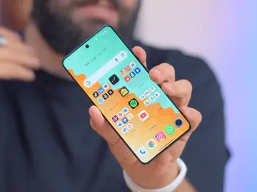 Es potente y con muy buenas prestaciones, pero el realme GT 7T tiene un gran precio realme GT 7T