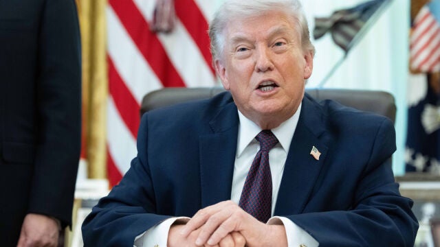 March 31, 2026, Washington, District Of Columbia, USA: United States President Donald J Trump gives remarks during an Executive Order signing event in the Oval Office of the White House in Washington, DC, USA, on Tuesday, March 31, 2026. The order will have the federal government, through the US Postal service, provide states with information concerning voter eligibility Europa Press/Contacto/Aaron Schwartz - Pool via CN 31/03/2026 ONLY FOR USE IN SPAIN