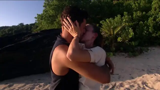 Almudena y Borja se besan tras su reencuentro en 'Supervivientes 2026' Almudena y Borja se besan tras su reencuentro en 'Supervivientes 2026'