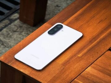 El Samsung Galaxy A56 recibe el parche de seguridad de marzo de 2026