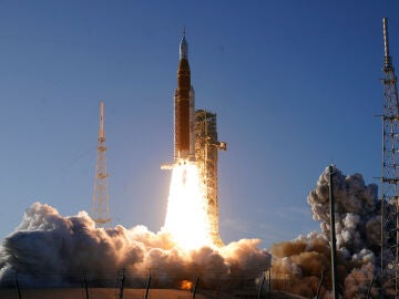 NASA's Artemis II moon rocket lifts off from the Kennedy Space Center's Launch Pad 39-B Wednesday, April 1, 2026, in Cape Canaveral, Fla. (AP Photo/John Raoux)