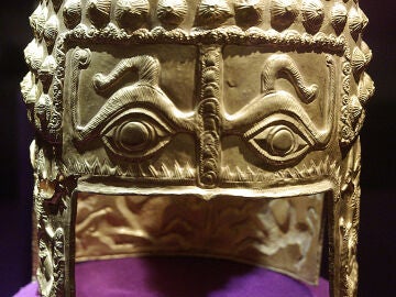 Recuperan un casco de oro de 2.500 a&ntilde;os robado en un espectacular asalto a un museo