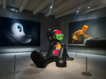 Gottfried Helnwein o la imposibilidad de apartar la mirada llega a Madrid MADRID, 03/04/2026.- El Espacio SOLO Independencia de Madrid acoge por primera vez en España una gran retrospectiva del artista vienés Gottfried Helnwein, una figura clave del arte contemporáneo europeo que ha hecho de la incomodidad su lenguaje, con la muestra 'Helnwein. Mundos Invertidos'. EFE/Ana Márquez