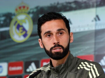 MADRID, 03/04/2026.- El entrenador del Real Madrid &Aacute;lvaro Arbeloa atiende a los medios en una rueda de prensa celebrada en la v&iacute;spera de su partido de LaLiga contra el RCD Mallorca, este viernes en Madrid. EFE/ Chema Moya 