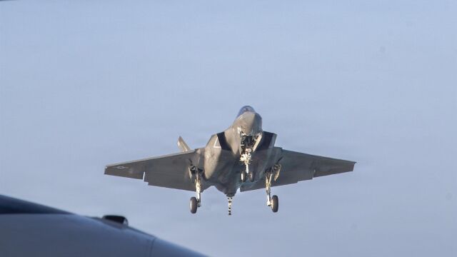 Ir&aacute;n.- Ir&aacute;n asegura haber derribado otro caza F35 de EEUU en un ataque en el centro del pa&iacute;s