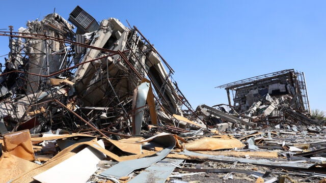 TEHRAN (IRAN(Islamic Republic Of)), 03/04/2026.- The damaged Azadi sports complex in Tehran, Iran, 03 April 2026. A joint Israeli and US military operation continues to target multiple locations across Iran since the early hours of 28 February 2026. (Teher&aacute;n) EFE/EPA/ABEDIN TAHERKENAREH 