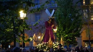 Un paso durante la procesi&oacute;n del Viernes Santo, a 3 de abril de 2026, en San Sebasti&aacute;n, Guip&uacute;zcoa, Pa&iacute;s Vasco (Espa&ntilde;a). Se trata de la primera procesi&oacute;n de Semana Santa de San Sebasti&aacute;n despu&eacute;s de medio siglo sin procesiones y se ha llevado a cabo con tres pasos de la mano de la nueva Cofrad&iacute;a de Jes&uacute;s Nazareno. 03 ABRIL 2026 Unanue / Europa Press 03/04/2026