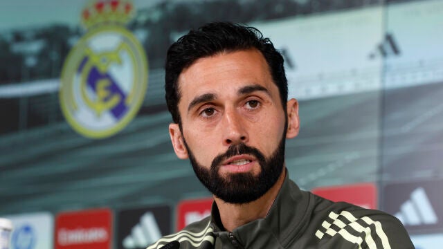 MADRID, 03/04/2026.- El entrenador del Real Madrid &Aacute;lvaro Arbeloa atiende a los medios en una rueda de prensa celebrada en la v&iacute;spera de su partido de LaLiga contra el RCD Mallorca, este viernes en Madrid. EFE/ Chema Moya 