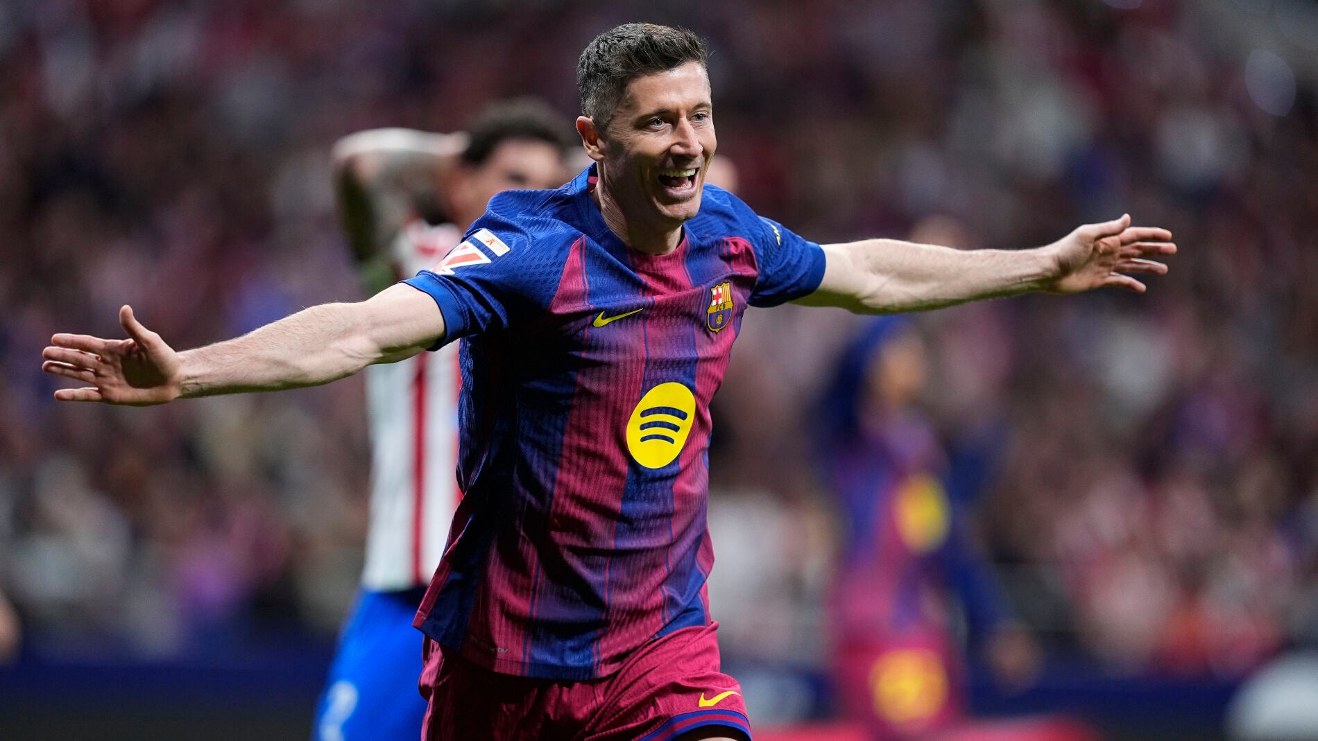 Robert Lewandowski Transfer News: Barcelona Renewal Offer and Interest from AC Milan, Juventus and MLS