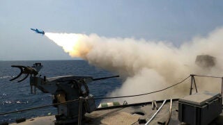 (Foto de ARCHIVO) August 20, 2025, Gulf Of Oman, Indian Ocean, Iran: An Iranian missile is being fired from a vessel during a military exercise at an undisclosed location in southern Iran. On 21 August, Iran began two days of military drills in the northern Indian Ocean and Sea of Oman, which include missile launches, electronic warfare, and drone operations. Europa Press/Contacto/Iranian Army Office 20/08/2025 ONLY FOR USE IN SPAIN