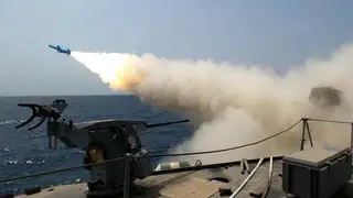 Irán.- Irán desdeña el "inútil" ultimátum de EEUU y advierte de ataques "sin restricciones" si Trump cumple sus amenazas (Foto de ARCHIVO) August 20, 2025, Gulf Of Oman, Indian Ocean, Iran: An Iranian missile is being fired from a vessel during a military exercise at an undisclosed location in southern Iran. On 21 August, Iran began two days of military drills in the northern Indian Ocean and Sea of Oman, which include missile launches, electronic warfare, and drone operations. Europa Press/Contacto/Iranian Army Office 20/08/2025 ONLY FOR USE IN SPAIN