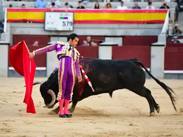 Entre el sentimiento de Curro y la brutal verdad de San Román Entre el sentimiento de Curro y la brutal verdad de San Román